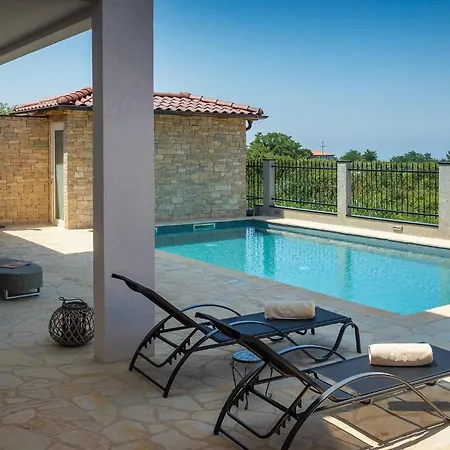 Vespera Ferienhaus *
